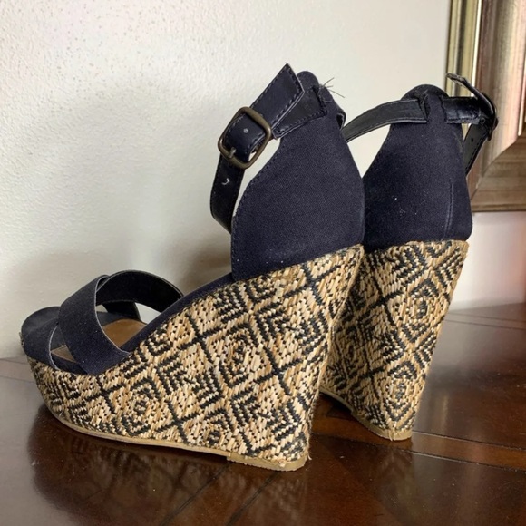 (SOLD) Black Printed Wedges - Picture 9 of 12